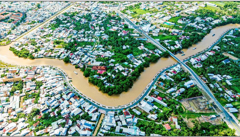 Giao thông của 3 tỉnh Vĩnh Long, Trà Vinh, Bến Tre đã được đầu tư tương đối, tuy nhiên tính kết nối còn hạn chế. Ảnh minh họa: Một góc TP Vĩnh Long. Ảnh: NGÔ ANH KHOA.