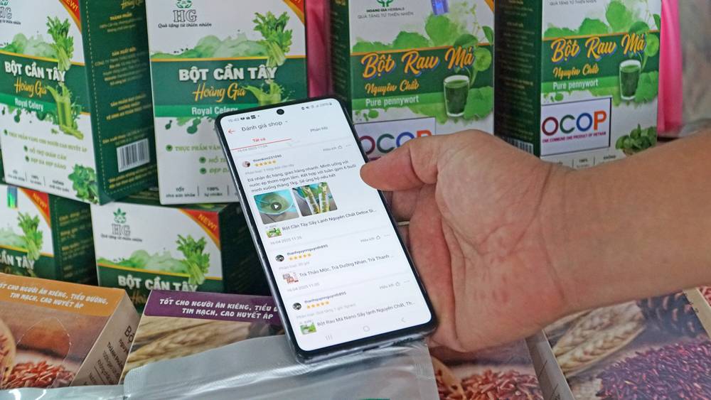 Nhiều chủ cơ sở sản xuất, kinh doanh OCOP đang từng bước thay đổi thói quen, tư duy kinh doanh theo hướng số hóa.
