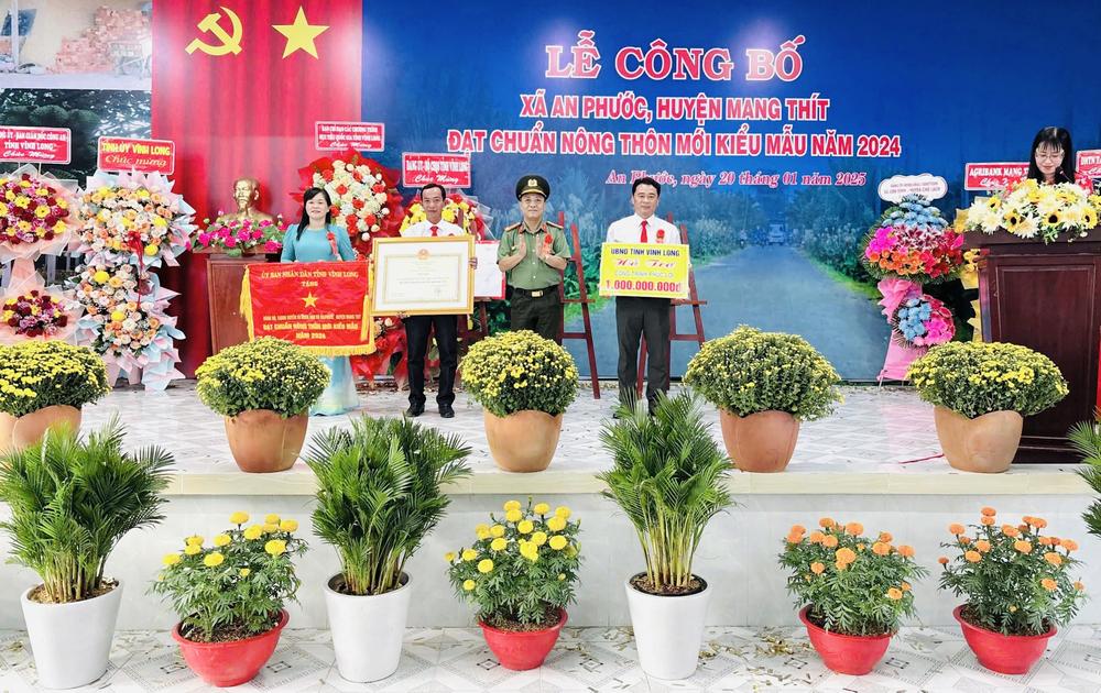 Học tập, làm theo Bác, xã An Phước (huyện Mang Thít) đoàn kết xây dựng xã đạt chuẩn NTM kiểu mẫu.
