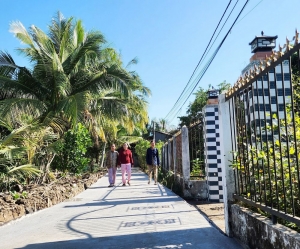Đồng bào Công giáo chung sức 
xây dựng quê hương