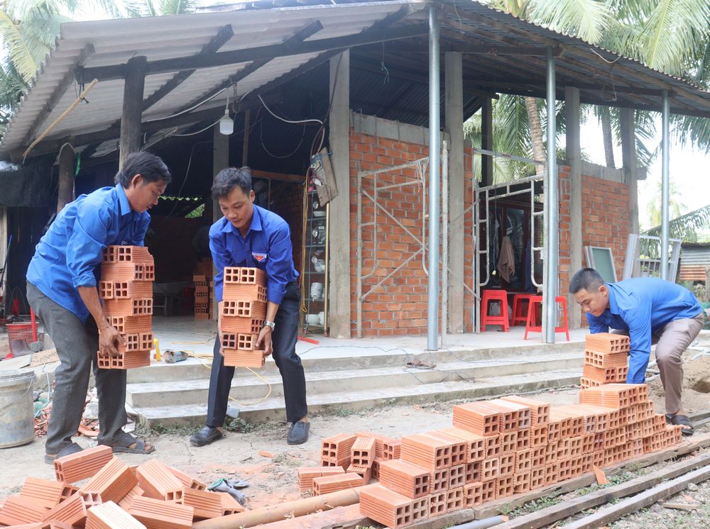 Hạnh phúc sẽ nhân đôi khi bạn trẻ góp sức cho cộng đồng.