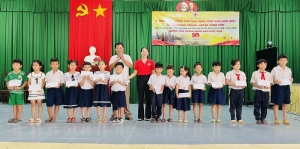 Trao học bổng, khánh thành đường đan hưởng ứng Tháng Nhân đạo năm 2025