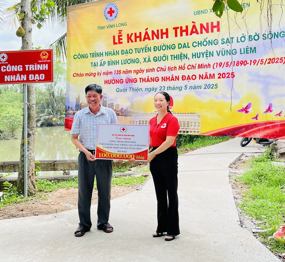 Tuyến đường đan mới ở ấp Bình Lương sẽ giúp đi học đi làm, mua bán giao thương thuận tiện hơn cho người dân.