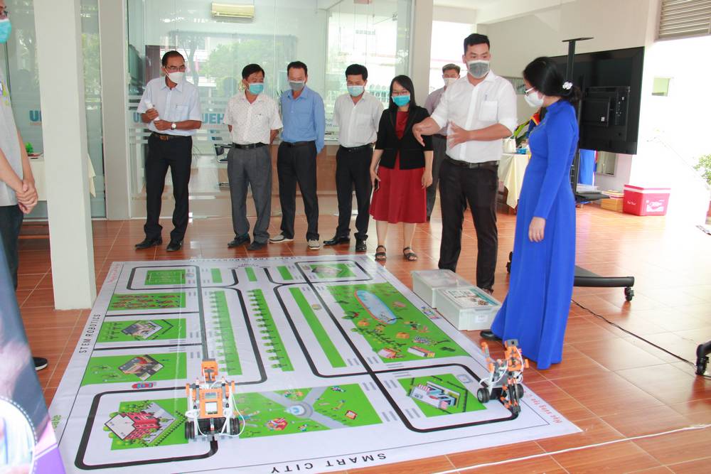 Đào tạo nhân lực chất lượng cao có khả năng ứng dụng khoa học, công nghệ, đổi mới sáng tạo là điều kiện cần cho chuyển đổi số phát triển.
