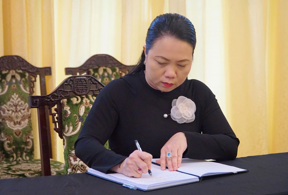 Bà Vũ Thị Huỳnh Mai xúc động những dòng tiễn biệt nguyên Chủ tịch nước Trần Đức Lương