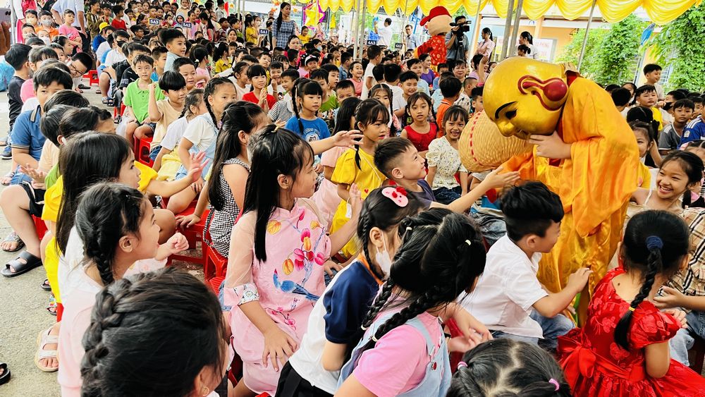 Trẻ em ở cơ sở trong dịp vui đón Tết Trung thu năm 2024.
