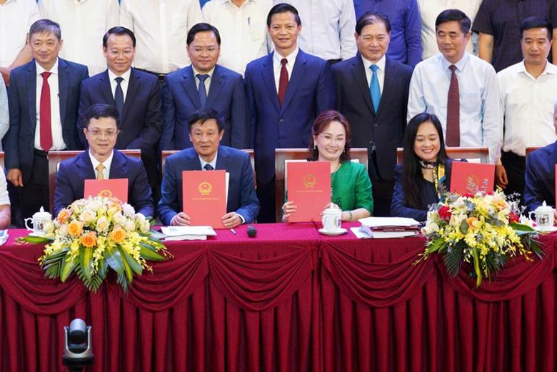 Hợp tác giữa Bộ Nông nghiệp và Môi trường và Công ty Cổ phần Thành Thành Công – Biên Hòa sẽ triển khai các mô hình sản xuất nông nghiệp ứng dụng công nghệ tiên tiến, phát triển các dự án nông nghiệp công nghệ cao và bền vững và xây dựng chuỗi giá trị nông nghiệp tuần hoàn gắn với mục tiêu Net Zero - Ảnh: VGP/Văn Nam

