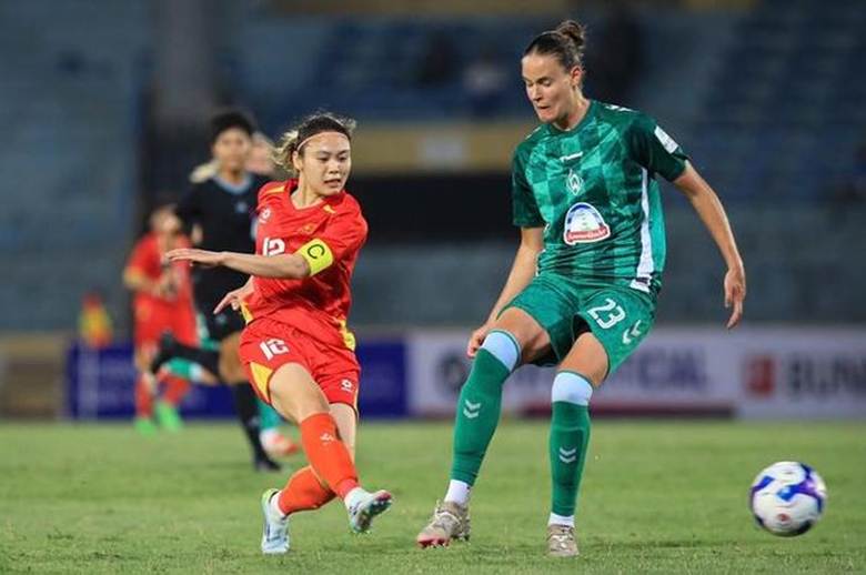 
Tuyển nữ Việt Nam gặp khó khi triển khai tấn công trong hiệp một
