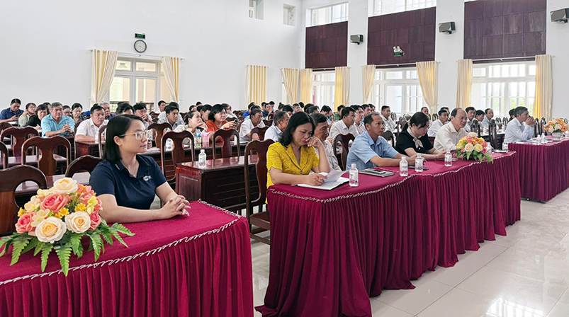 
Đại biểu tham dự tập huấn tại huyện Long Hồ ngày 20/5/2025