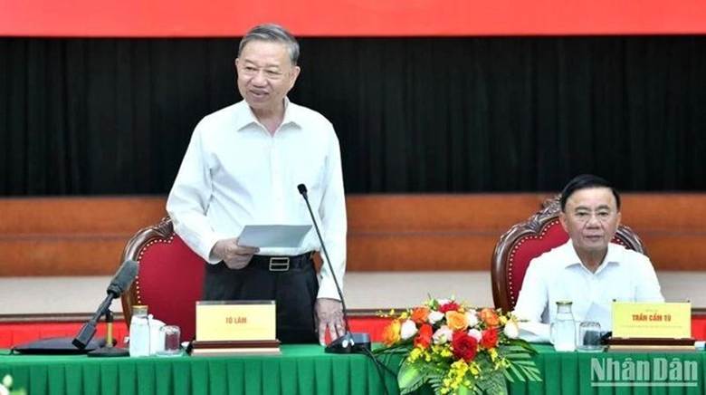 
Tổng Bí thư Tô Lâm phát biểu chỉ đạo tại buổi làm việc với Ban Tổ chức Trung ương. (Ảnh: ĐĂNG KHOA)