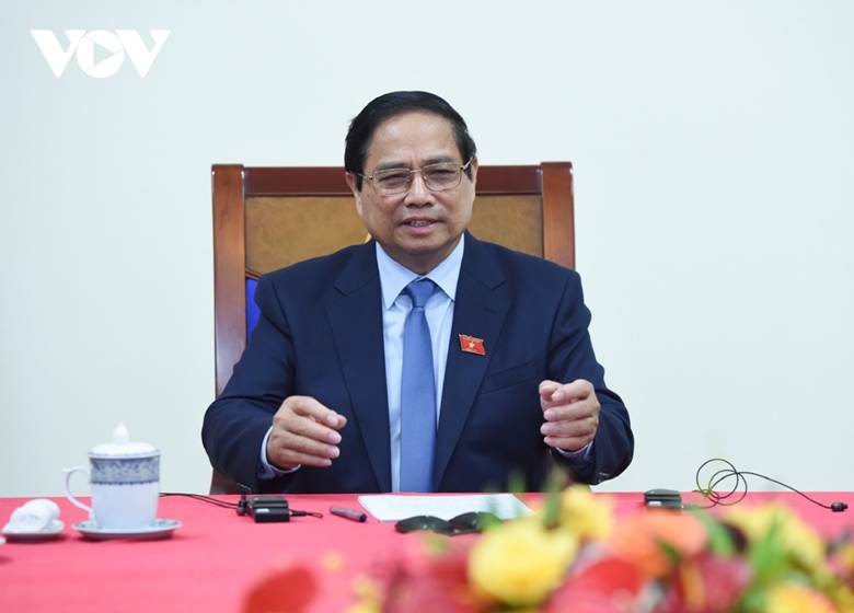 
Thủ tướng Phạm Minh Chính điện đàm với Thủ tướng Singapore Lawrence Wong