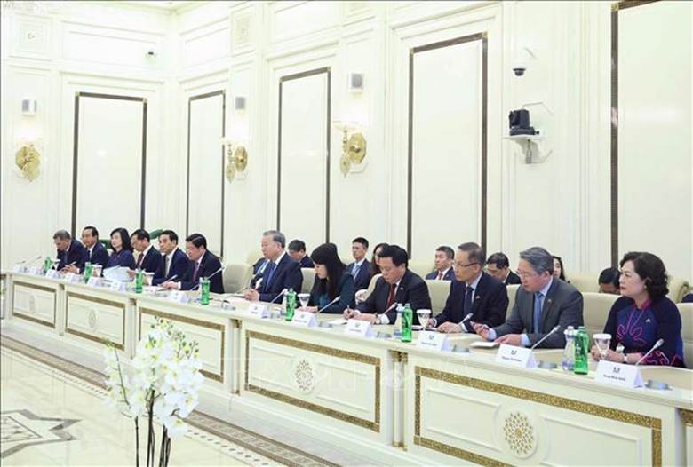 Tổng Bí thư Tô Lâm và đoàn Việt Nam tại cuộc hội kiến Chủ tịch Quốc hội Azerbaijan Sahiba Gafarova. Ảnh: Thống Nhất/TTXVN