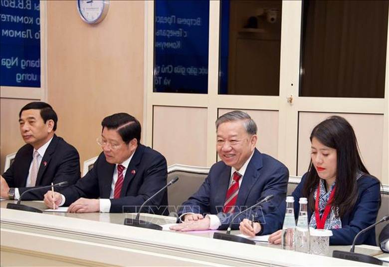 
Tổng Bí thư Tô Lâm đánh giá cao vai trò của Duma Quốc gia Nga trong hệ thống chính trị Liên bang Nga, cũng như những đóng góp tích cực cho quan hệ hợp tác nghị viện Việt Nam-Nga và quan hệ hai nước nói chung trong thời gian qua. Ảnh: TTXVN