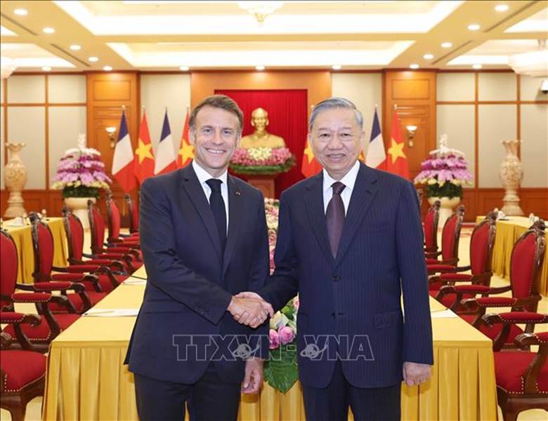 Tổng Bí thư Tô Lâm tiếp Tổng thống Pháp Emmanuel Macron. Ảnh: Thống Nhất/TTXVN