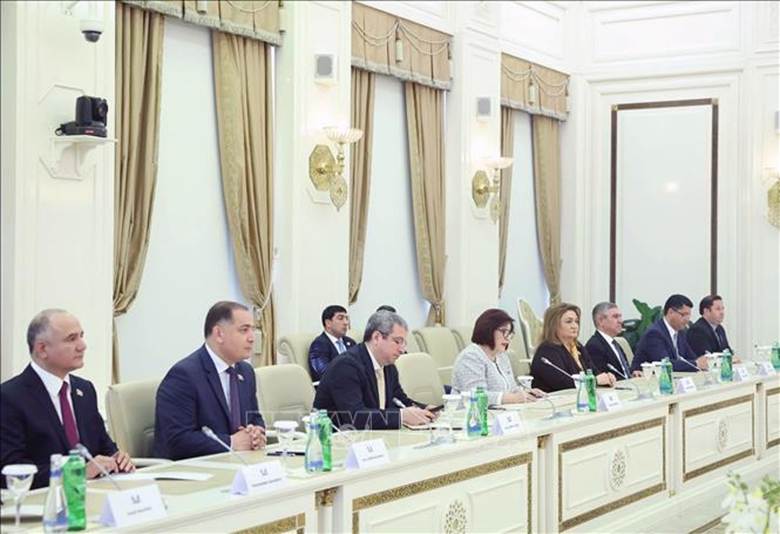 Chủ tịch Quốc hội Sahiba Gafarova và đoàn Azerbaijan tại cuộc hội kiến Tổng Bí thư Tô Lâm. Ảnh: Thống Nhất/TTXVN