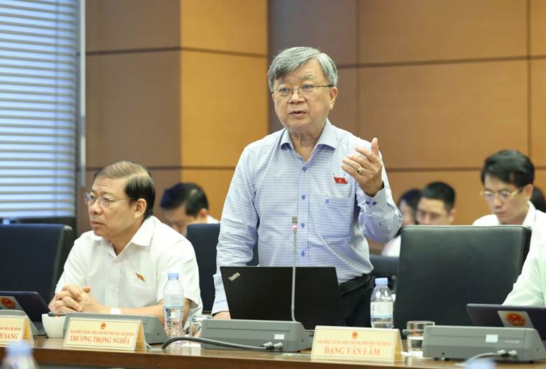 
Đại biểu Trương Trọng Nghĩa phát biểu.