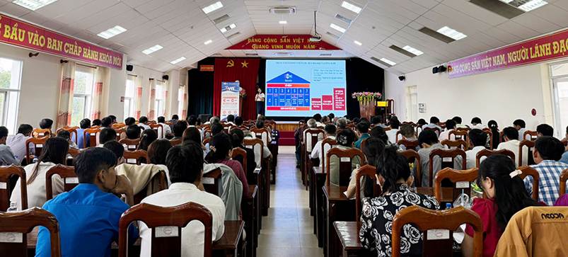 Đại biểu tham dự tập huấn tại huyện Bình Tân ngày 23/5/2025