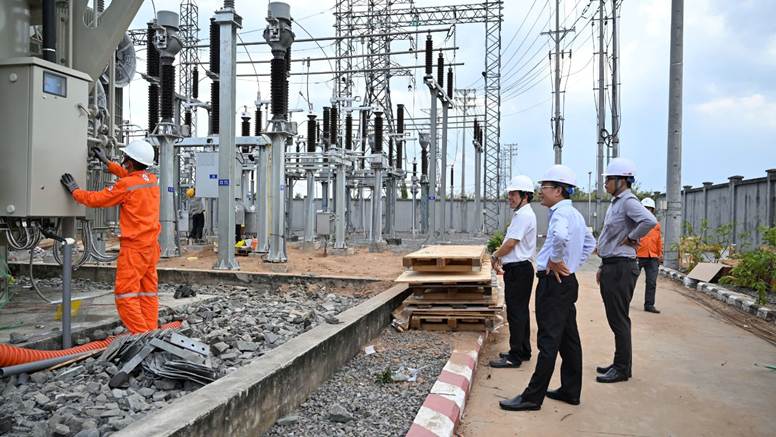 Lãnh đạo EVNSPC chỉ đạo đóng điện công trình Lắp máy biến áp T2 63MVA - Trạm biến áp 110kV Thủ Thừa, ngày 26/4/2025