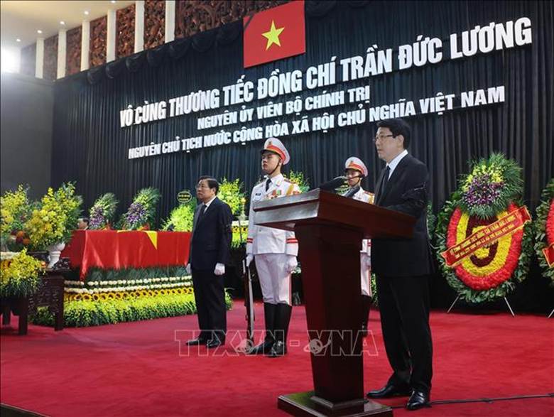 Ủy viên Bộ Chính trị, Chủ tịch nước Lương Cường, Trưởng Ban Lễ tang đọc Lời điếu. Ảnh: TTXVN
