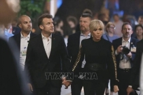 Tổng thống Pháp Emmanuel Macron và Phu nhân dạo phố cổ Hà Nội