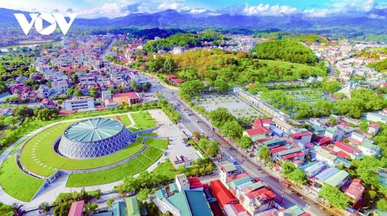 Sau 71 năm chiến thắng, mảnh đất Điện Biên Phủ hôm nay đang chuyển mình mạnh mẽ, trở thành đô thị trẻ hiện đại, phát triển không ngừng.

