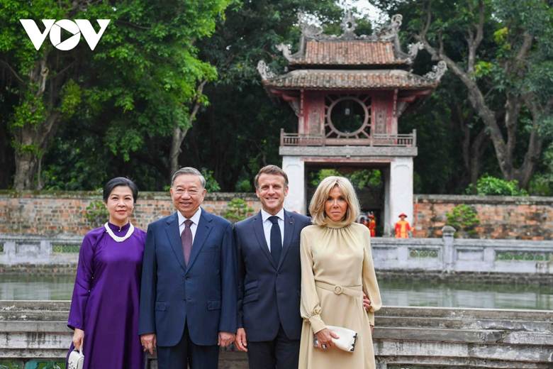 Tổng Bí thư Tô Lâm và Phu nhân cùng Tổng thống Pháp Emmanuel Macron và Phu nhân
