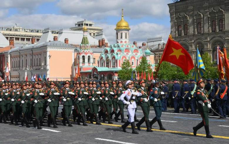 Đoàn Quân đội Nhân dân Việt Nam tham gia duyệt binh trên Quảng trường Đỏ.