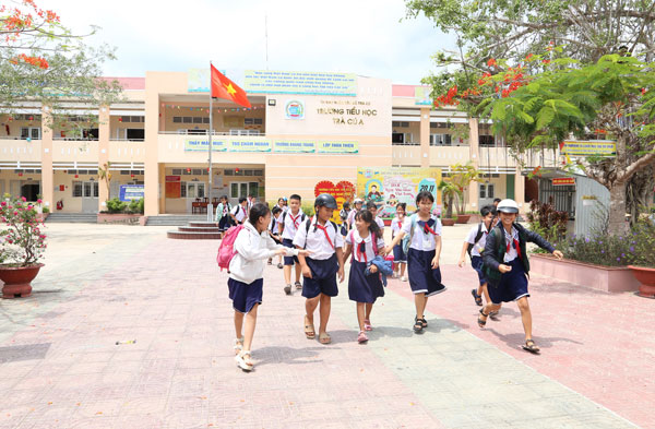 Trường Tiểu học Trà Cú A nhiều năm liền dẫn đầu phong trào thi đua.

