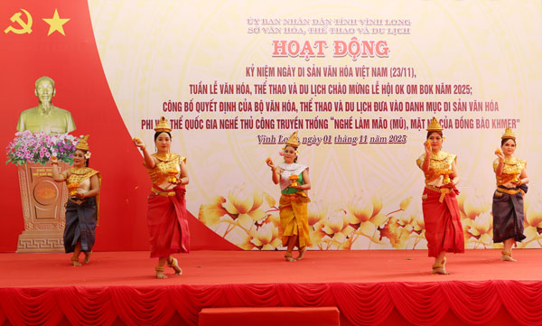 Các điệu múa của đồng bào Khmer được trình diễn tại buổi lễ, sự kiện.

