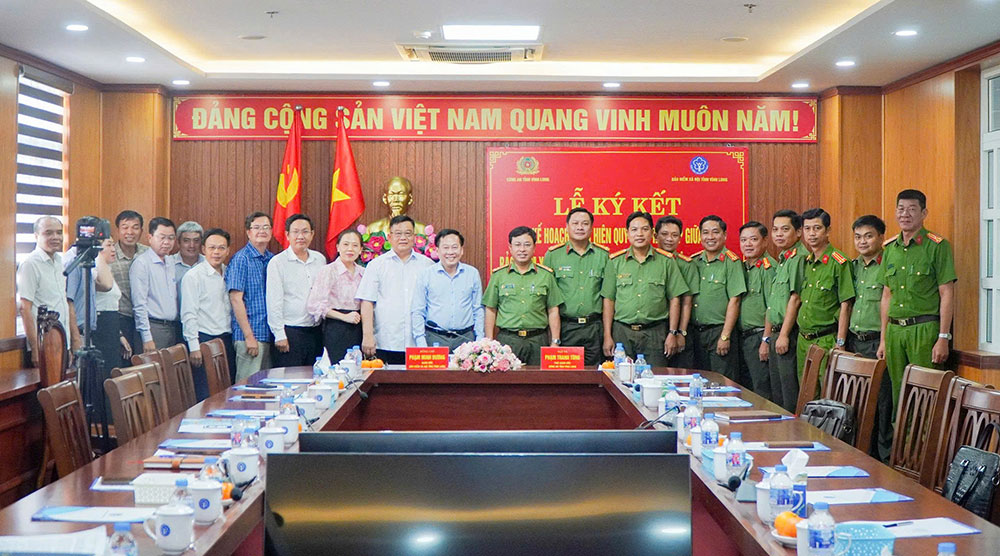 Đại tá Phạm Thanh Tùng - Phó Giám đốc Công an tỉnh dự buổi ký kết Quy chế phối hợp giữa Công an tỉnh với Bảo hiểm xã hội tỉnh. Ảnh: ANCTNB

