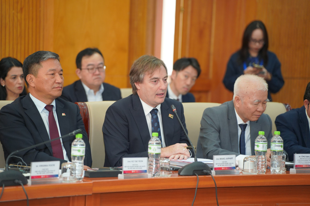 Ông Bruno Jaspaert, Chủ tịch Hiệp hội Doanh nghiệp châu Âu tại Việt Nam phát biểu tại buổi làm việc. (Ảnh: HẢI ĐĂNG)
