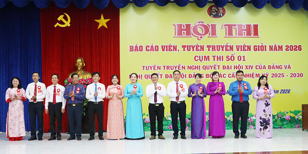 Cụm thi số 1 có 13 thí sinh dự thi đến từ 12 đơn vị.