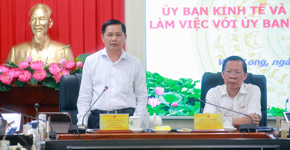 Đồng chí Trần Văn Lâu thông tin các nội dung về tăng trưởng 2 con số và xây dựng chính quyền địa phương 2 cấp.