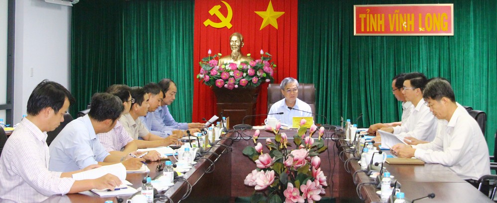 Phó Chủ tịch UBND tỉnh Châu Văn Hòa phát biểu chỉ đạo tại buổi làm việc.