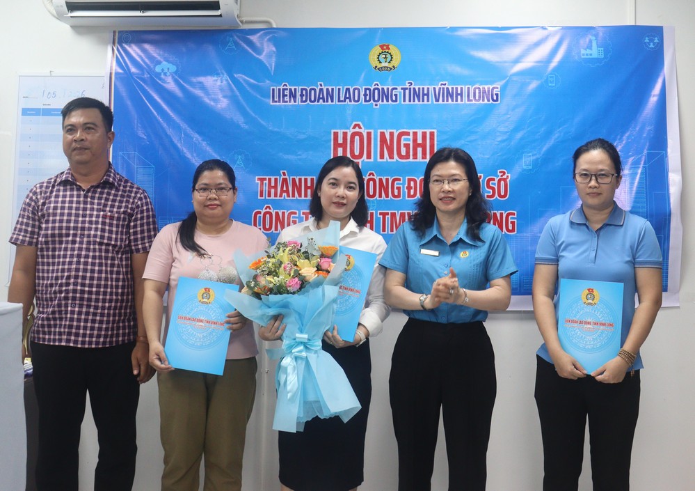 Thành lập Công đoàn cơ sở Công ty TNHH TMV Vĩnh Long.