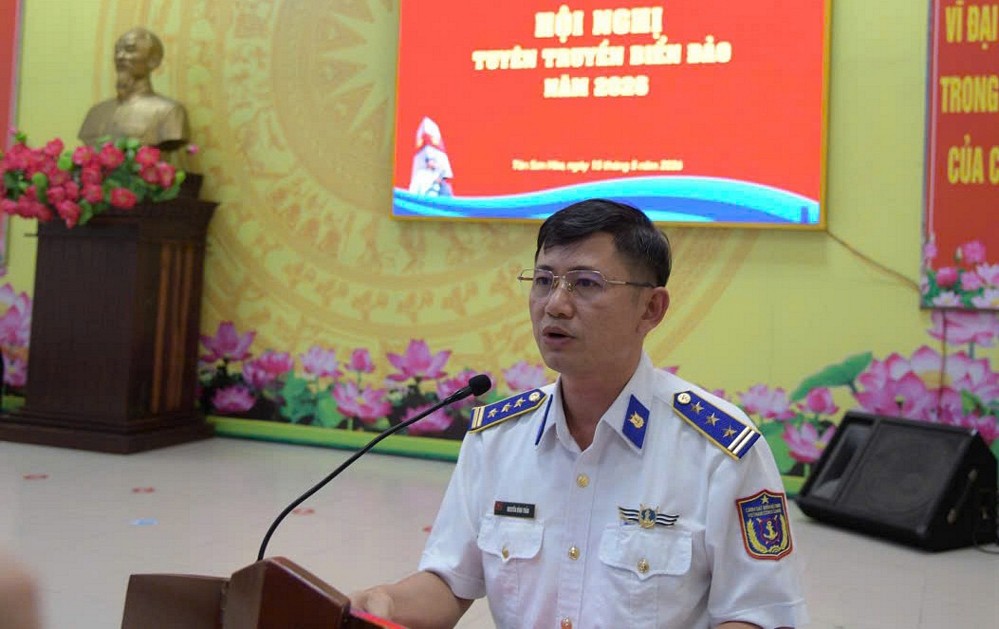  Thượng tá Nguyễn Đình Thảo - Báo cáo viên Bộ Tư lệnh Vùng Cảnh sát biển 3.