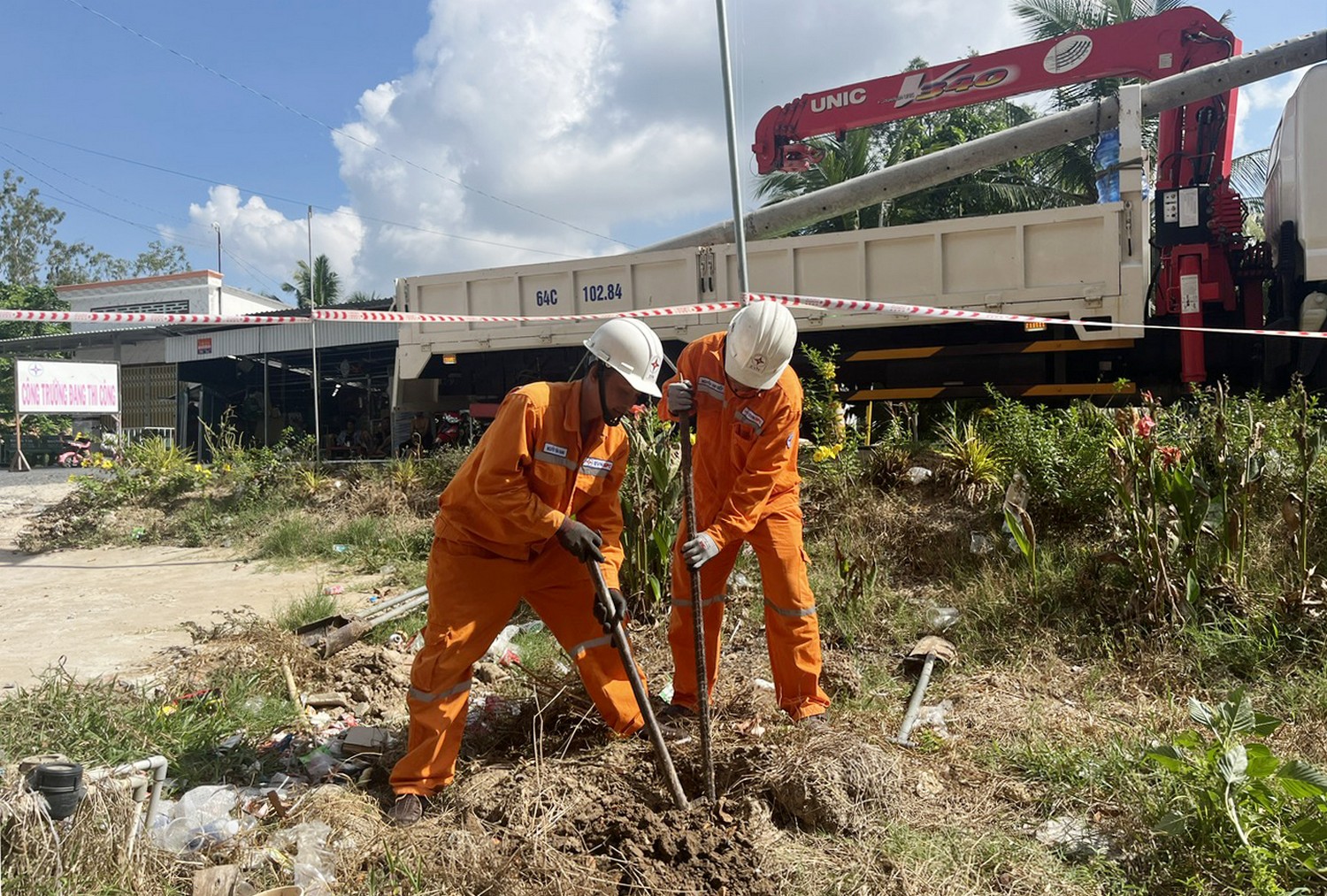 Nội dung diễn tập phòng chống thiên tai và tìm kiếm cứu nạn tại ấp Thôn Rôn, xã Trà Côn.
