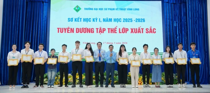 Trường ĐH Sư phạm kỹ thuật Vĩnh Long chi hơn 5 tỷ đồng khen thưởng, trao học bổng cho sinh viên