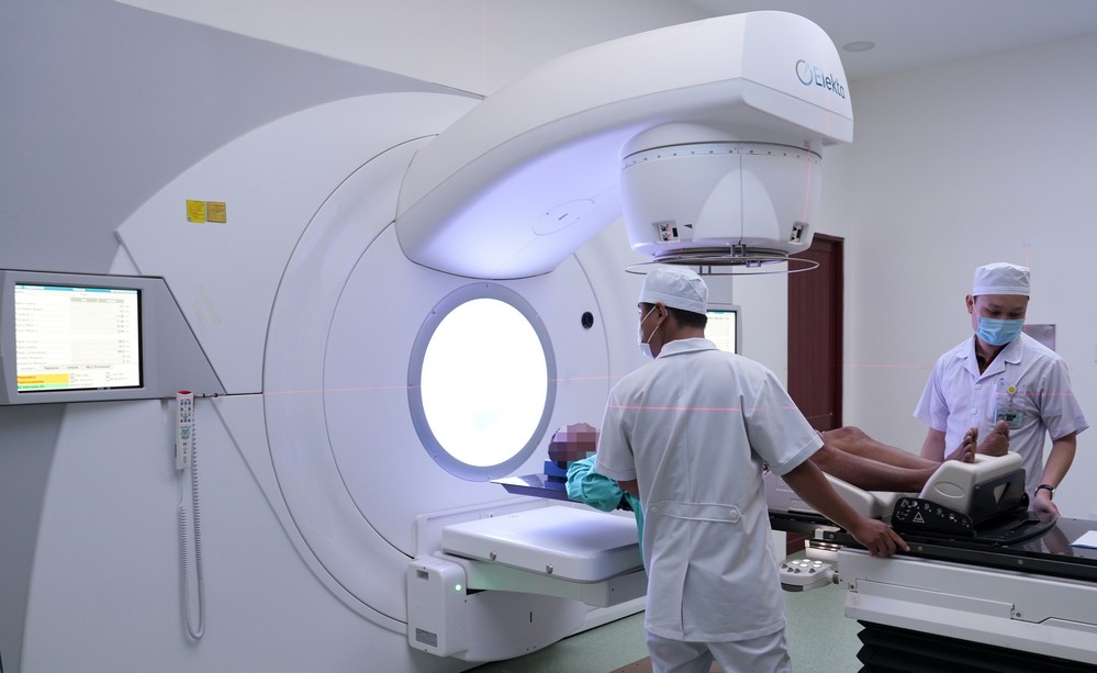 Ngành y tế đang tổ chức thực hiện 11 nhiệm vụ trọng tâm nhằm tạo nền tảng triển khai giải pháp đột phá nâng cao sức khỏe Nhân dân.