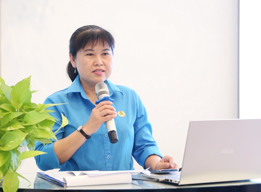  
Bà Võ Thị Thu Oanh- Phó Chủ tịch Liên đoàn Lao động tỉnh phát biểu tại chương trình.
