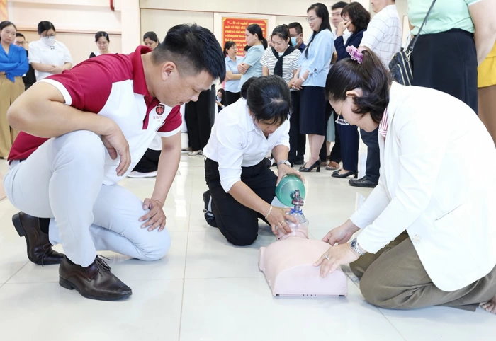 Sở Y tế tổ chức tập huấn cấp cứu ngoại viện cho nhân viên y tế