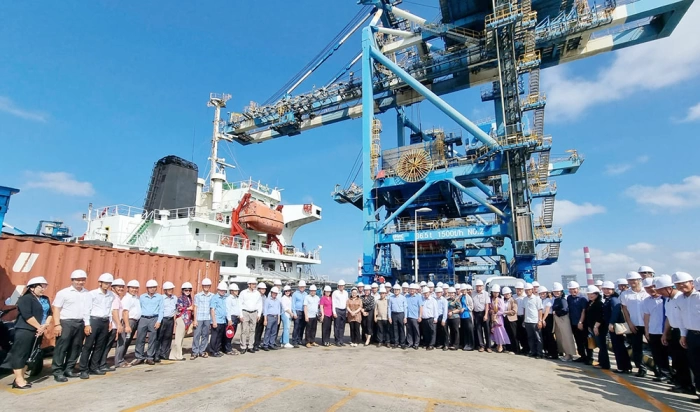 Họp mặt, giao lưu, học tập kinh nghiệm giữa lãnh đạo tỉnh với 30 xã, phường