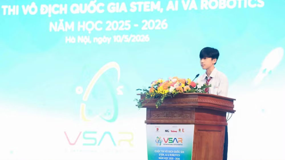 Em Mai Ngọc Hiếu, đại diện cho các thí sinh tham dự vòng chung kết phát biểu ý kiến.
