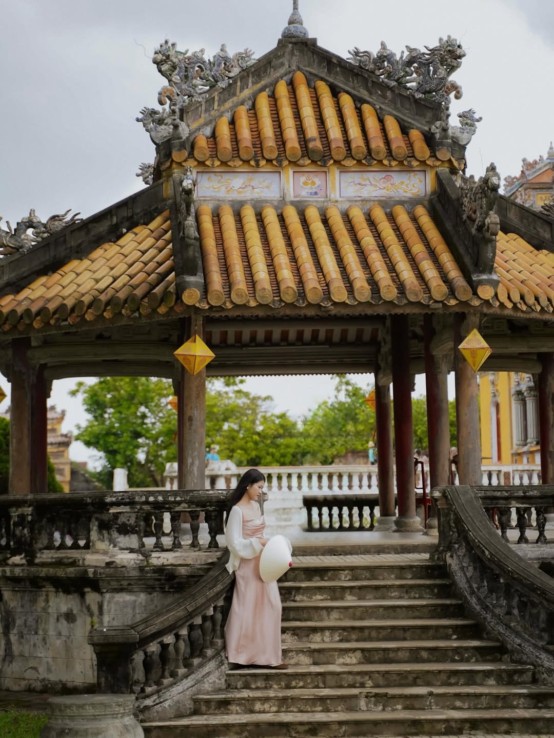 Những công trình cổ kính tại Huế đang được kể lại bằng ngôn ngữ hình ảnh, thời trang và trải nghiệm của thế hệ trẻ.
