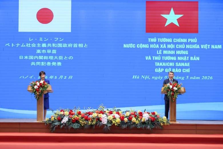 
Thủ tướng Chính phủ Lê Minh Hưng và Thủ tướng Nhật Bản Takaichi Sanae gặp gỡ báo chí thông báo kết quả hội đàm - Ảnh: VGP/Nhật Bắc