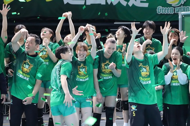 CLB Gunma Green Wings đến từ Nhật Bản lần đầu tham dự giải bóng chuyền nữ quốc tế VTV9 - Bình Điền

ẢNH: GGW