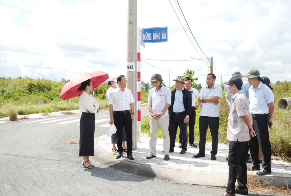 Đoàn khảo sát tại Dự án Khu tái định cư Đông Á - Phú Nhuận.