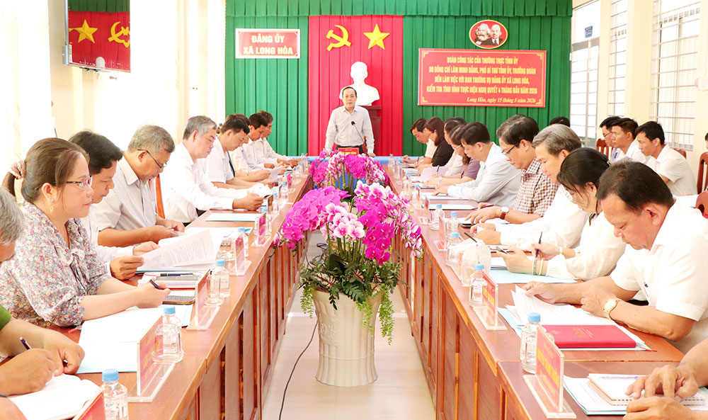 Quang cảnh buổi làm việc.
