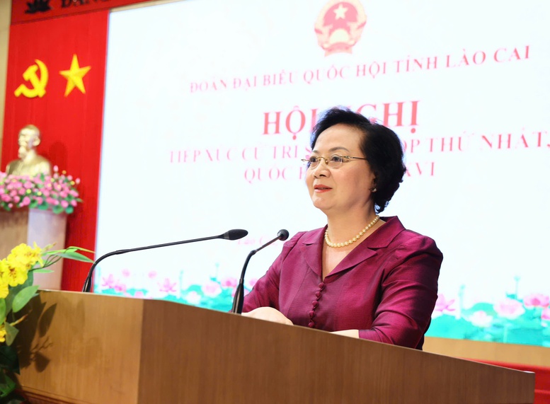 Phó Thủ tướng Phạm Thị Thanh Trà thông tin về tình hình kinh tế-xã hội đất nước tới các cử tri - Ảnh: VGP/Thu Giang