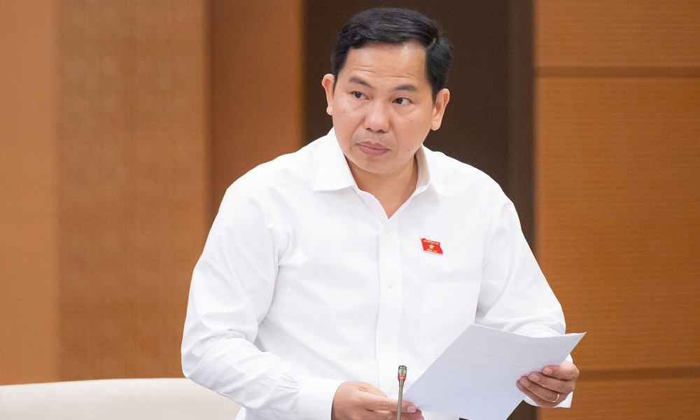 Tổng Thư ký Quốc hội, Chủ nhiệm Văn phòng Quốc hội Lê Quang Mạnh.
